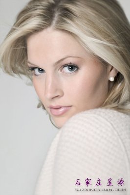 摆脱水桶腰 享“瘦”一瞬勾人小蛮腰