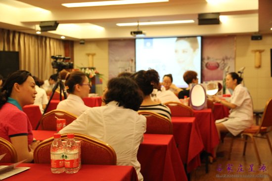 虽然小雨纷纷,不过受邀参加的嘉宾都准时赶到了