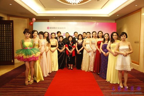 【美容外科】的伙伴们集体亮相