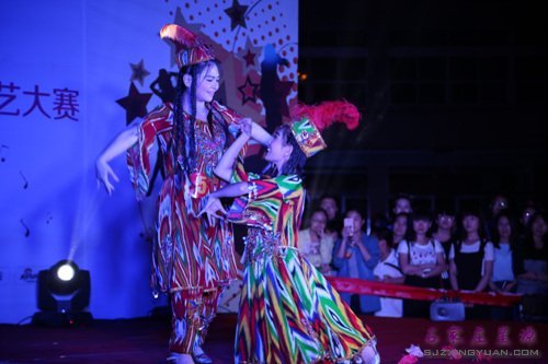 �½�����ġ���ɽ��Ů�������ŨŨ