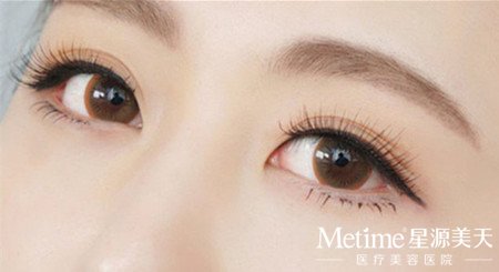 ��ʽ��������ü���ɫ��