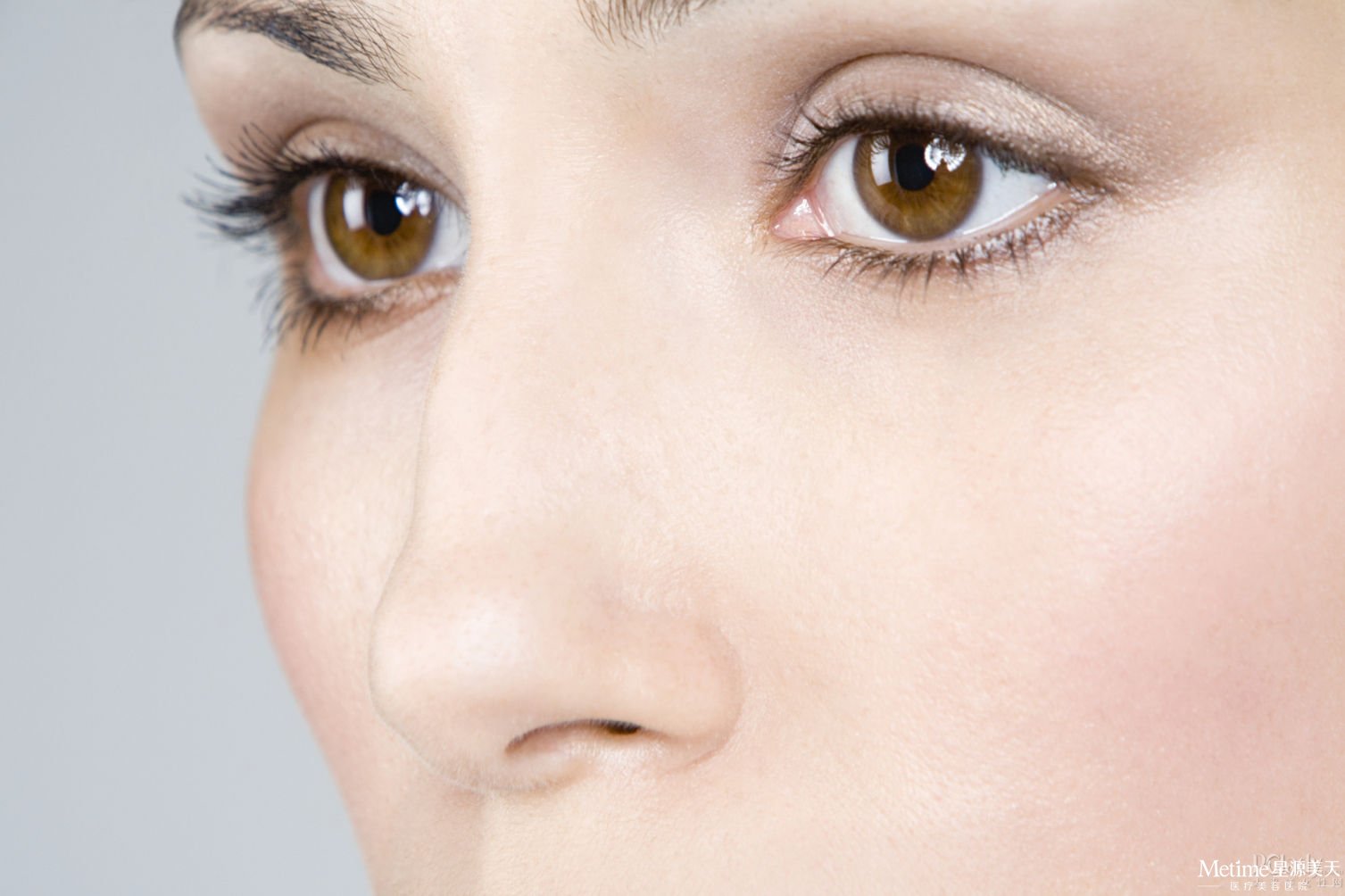 ����˫��Ƥ����ܴ������۾�