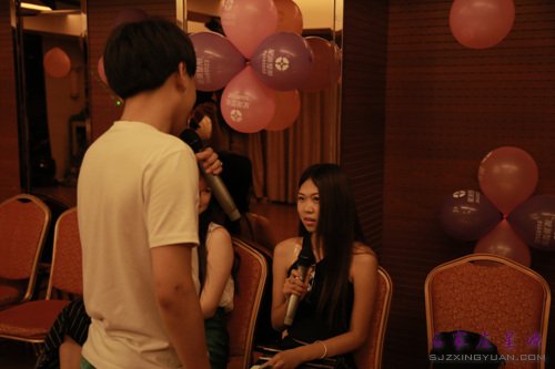 闪约游戏 帅哥靓女嗨翻全场