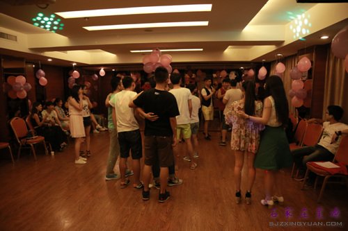 游戏“五毛一块”嗨动全场