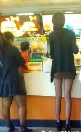 同样是丝袜 为毛差距这么大?