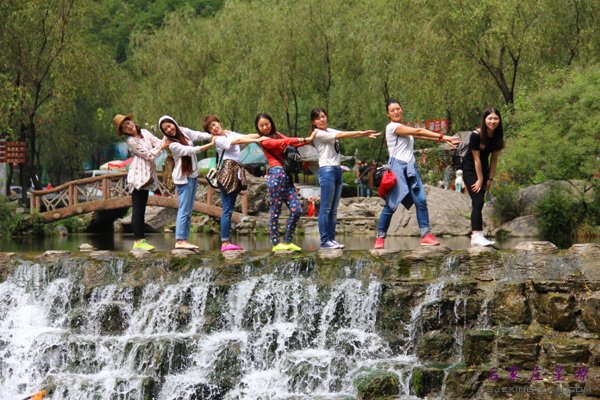 ��ɽ��ʱ�̸�����������