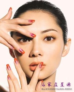 去眼袋整形的效果很理想哦~