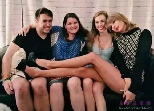 你的腿能横跨几个人?大长腿绝对占优势哟!