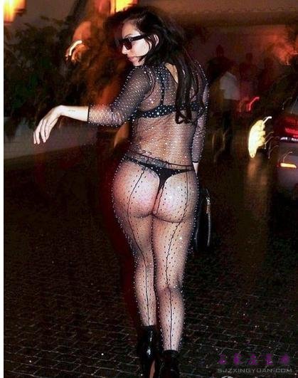 雷母GaGa再出奇招 透视装丁字裤秀肥臀!
