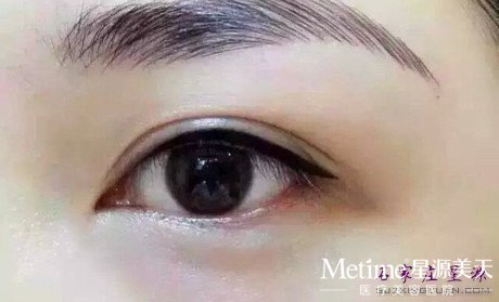 韩式美瞳线PK普通纹眼线