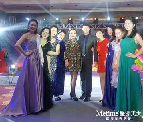 时尚魅力与豪华阵仗的T台秀,拉开序幕